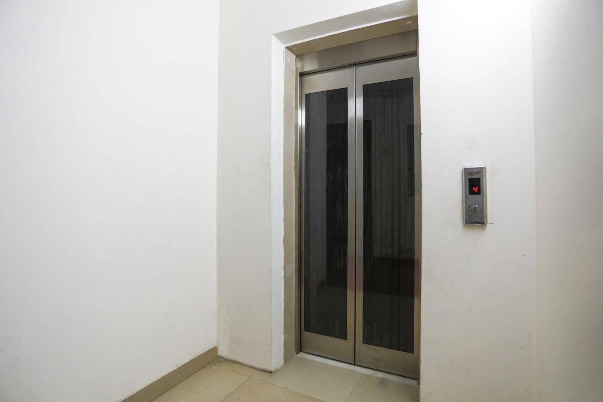 Hotel O Jsb Hotel Faridabad Esterno foto